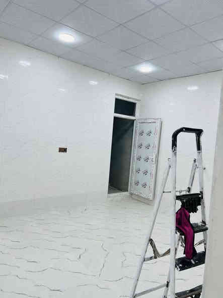 بيت للبيع  100 م زراعي ( ما ابيع قسط !!! ) حي بدرالسعر 38 بي مجال بضهر مدرسه الشهيد كاضم بضبط بناء حديث صفر غير مسكون فول سيراميك واجه ع الشمس واجه فلين اناره داخليه شارع تبليط قريب جداً من البيت مي كهرباء ضمانات كامله يتكون من غرفه نوم هول  واستقبال صحيات داخليه وخارجيه 

 اي ايستفسار ***********☎️
***********
