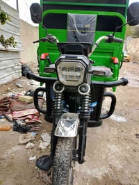 للبيع الحجم الكبير ست بطاريات اخت الجديده ما ماشيةهواي من البيت للمدرس...