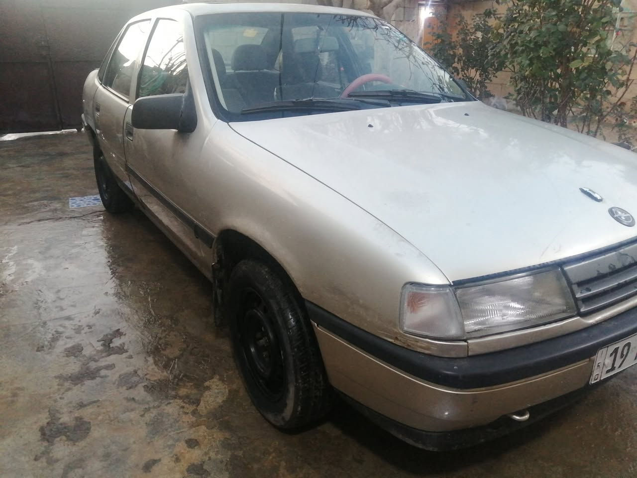 اوبل فكترا موديل  93
السياره شرط مكفوله حجم محرك 18
#رقم #كربلاء #مشروع #وطني #بسمي #لحد #2027
معمره كامل بس تحتاج صبغه سلايت كهربائي
 الصدر جديد امامي وخلفي بالشرط
السياره مكفوله من الضربه والصبغ
داخلها جديد السياره جاهزه وحلوه
مكان السياره كركوك باجوان
السعر35 وبيها مجال
موبايلي  ***********
