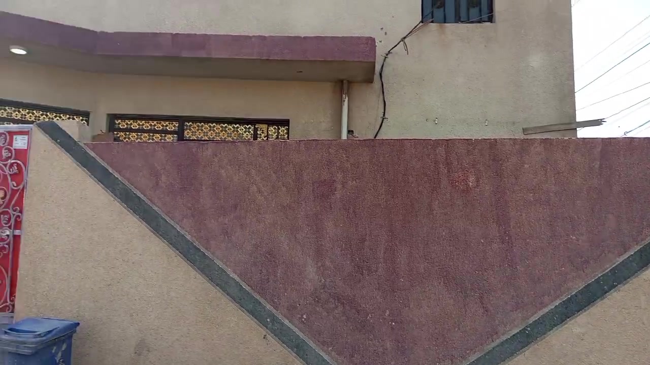 دار زراعي للبيع 
حي الأمانة /الزعفرانية /بغداد
مساحة ١٢٠ متر مربع 
غرفة نوم عدد  ٢ مساحة ٤*٤
استقبال مساحة ٣.٥ *٥
منور ١
حمام ١
مطبخ و صالة سوه
كراج سيارة 
كامل أرضية بورسلين و جدران سيراميك 
السعر ٥٨ مليون و بي مجال بسيط 
*********** ابو فرح