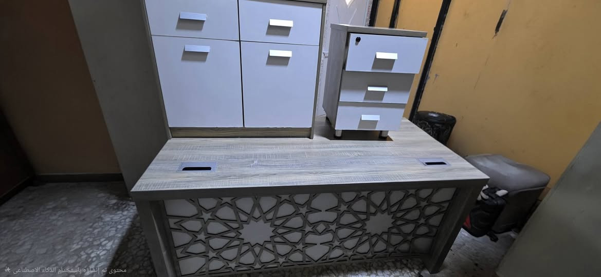 السلام عليكم
ميز مكتبي مستعمل جدا قليل بسبب تغير المكتب واختلاف المساحة

الحجم  قياس 160سم × 80سم مع ملحقين جرارات وميز دولاب لون بيجي مشطب رصاصي

السعر 135 الف مع العلم سعر الجديد 245 الف 

الموقع الحلة حي الأمام علي شارع الضغط مجمع الخليج للتقسيط قرب مدارس الصادق 

ولمزيد من المعلومات الاتصال على الرقم 

***********
