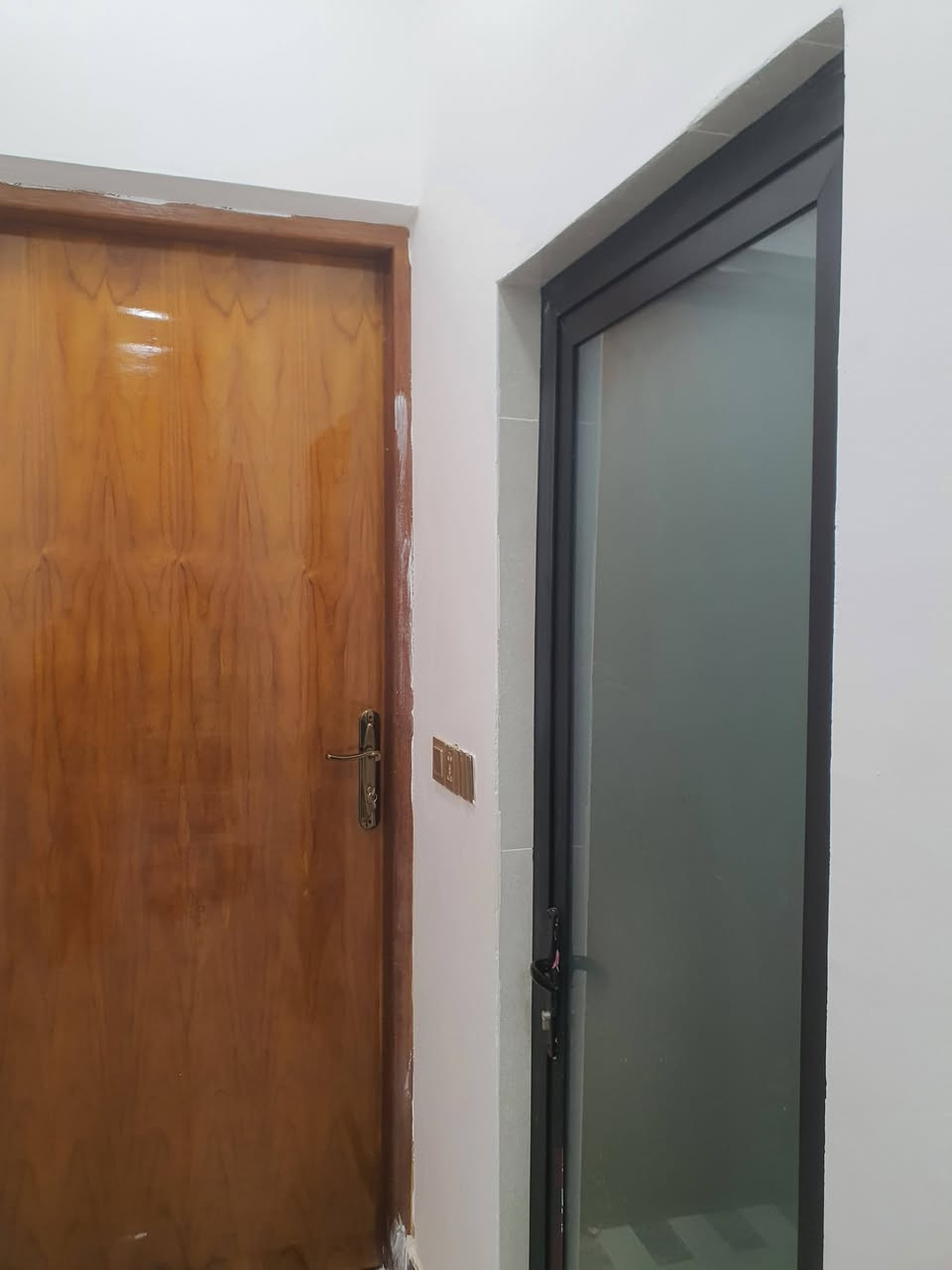 🏡 للبيع — دار سكنية في منطقه نهاوند الثالثه قرب البطاقة الوطنية ظهر مدرسه 
📍 الموقع: نهاوند الثالثه قرب البطاقة الوطنية على شارع ١٥
📐 المساحة:100 متر
🏠 مواصفات الدار: ✅ بناء جديد ✅ مكوّن من 3 طوابق ✅ يحتوي على 4 غرف ✅ تصميم حديث وجاهز للسكن

💰 السعر المطلوب: 175 مليون مع الاسكان 
الاستفسار ***********
