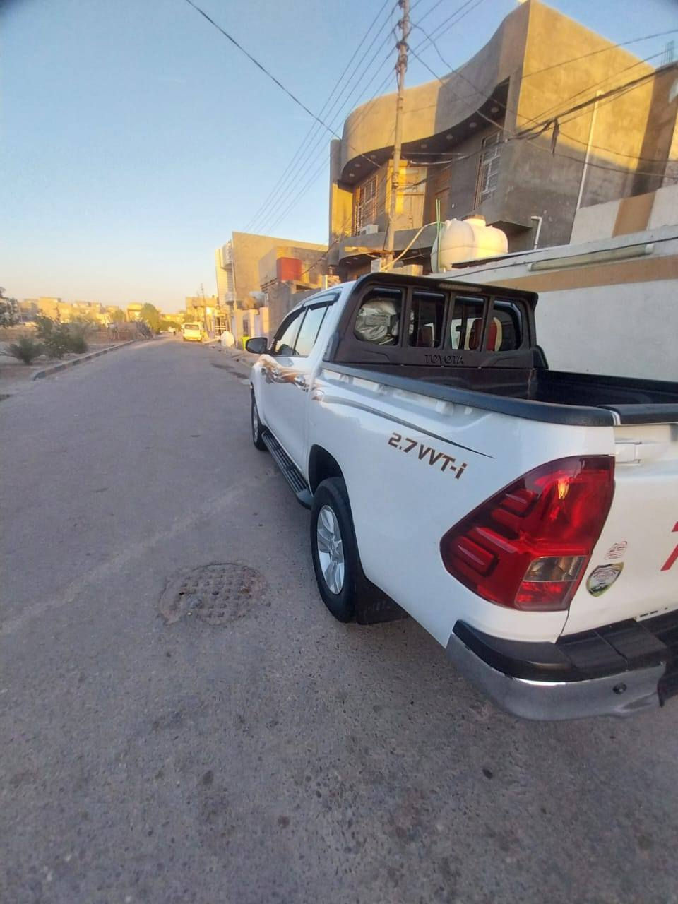 سلام عليكم سياره للبيع تويوتا هايلكس فورويل سياره مكفولة من صبغ ومن ضربة سنوية جديدة موديل2016 تبريد مامي خلفي رقم بغداد مرحبا تريد تحويل ثاني م  سيارة ماشية 125 كير وتماتيك تبريد قطعتين ثلج هاذة رقم هاتف ***********. *********** عنواني. ديالى بلدروز
