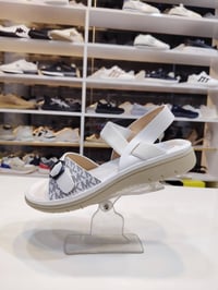 صندل طبي • مقاسات ٣٧-٤١ • توصيل خانقين