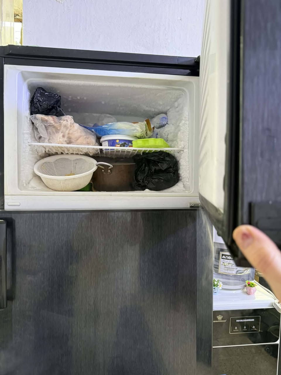 ثلاجه للبيع اخت لجديدة كبيرة الحجم السعر ٣٥٠ وبيها مجال


**إذا كنت صاحب هذا الإعلان وتريد حذفه لأي سبب، رجاءا أرسل رسالة إلى الدعم الفني**