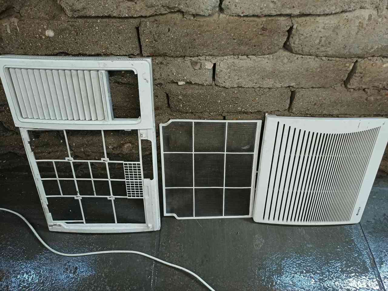 مكيف وستن طن ونص نظيف سعره ١٢٠ وبيه مجال قليل عنوان قبله هاتف ***********
