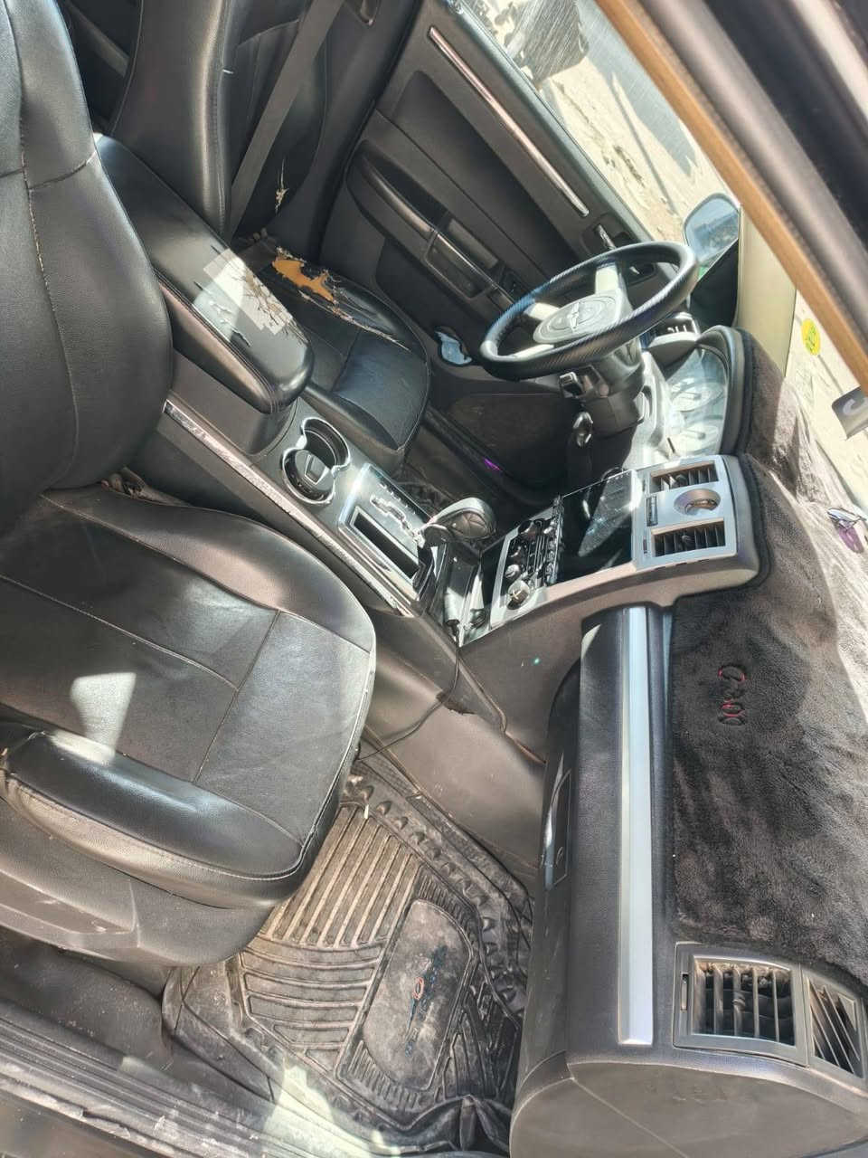 السلام عليكم اوباما 2010 السياره واردكندي سنويه 2028السياره بيه اتلث قطع وحده تبديل وثنين صبغ بدون ضربه كير مكينه كفاله حداده جديده وره كدام تخم تاير جديد تبريد تدفئه شغال السعر120 اوبيه مجال
رقم الهاتف ***********
