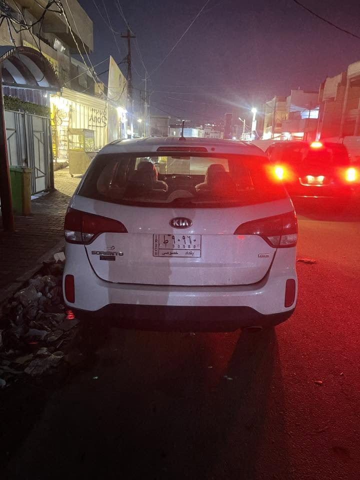 سورنتو 15 محرك2400 بيها كم قطعه صبغ ماشيه 65000  ميل شاشه كاربلي ويل كب محدث  سعر 12800 وترهم مراوس بااحدث
