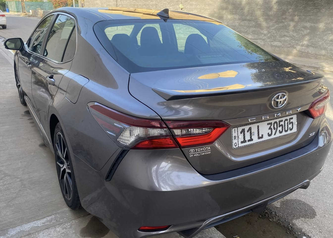 تويوتا كامري 2023 SE
رقم بغداد حره
ماشيه ٥٠ الف حقيقي
محرك ٢٥٠٠ بانزين
مقاعد جلد
شاشه كامره 
ويل ١٨
مقعد السائق كهرباء
السياره جاهزه من كلشي 
صبغ قطعتين جاملغ والبنيد بدون دواخل
السعر 180$ وبيه مجال 
للاستفسار ***********
