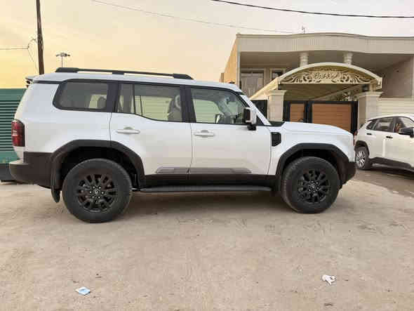 السلام عليكم.   برادو موديل 25 ام الضمان  رقم اربيل باسمي. بعدها زيرو. مواصفات جلد كرسي كهرباء جنطه كهربائيه فتحه بصمه بيها كم حبه حالوب صغيره جدا ماتنشاف بالعين الا في السونار    مكان السياره ديالي بعقوبه   السعر. 480 ورقه بيها مجال قليل(***********)
