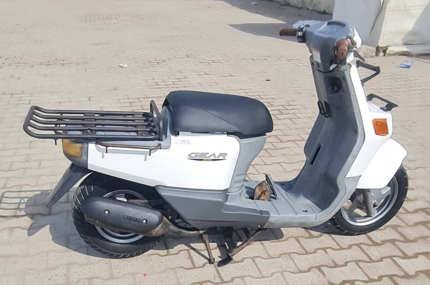 سلام عليكم دراجه بيكم فحل مال رمبه صار شهرين ونص من نازله دراجه نضافه ١٠٠ بل ١٠٠ محرك ناعم اخرس برغي ممفتوح بيه أوراقه كامله شلعه ومعدل فول استان كهربائي شغال سلف وهندر اشاير عالي وناصي كيج بانزين شغال كله شغال بيه السعر ٤٥٠ مكاني مدينه الصدر الشراي يتصل ***********
