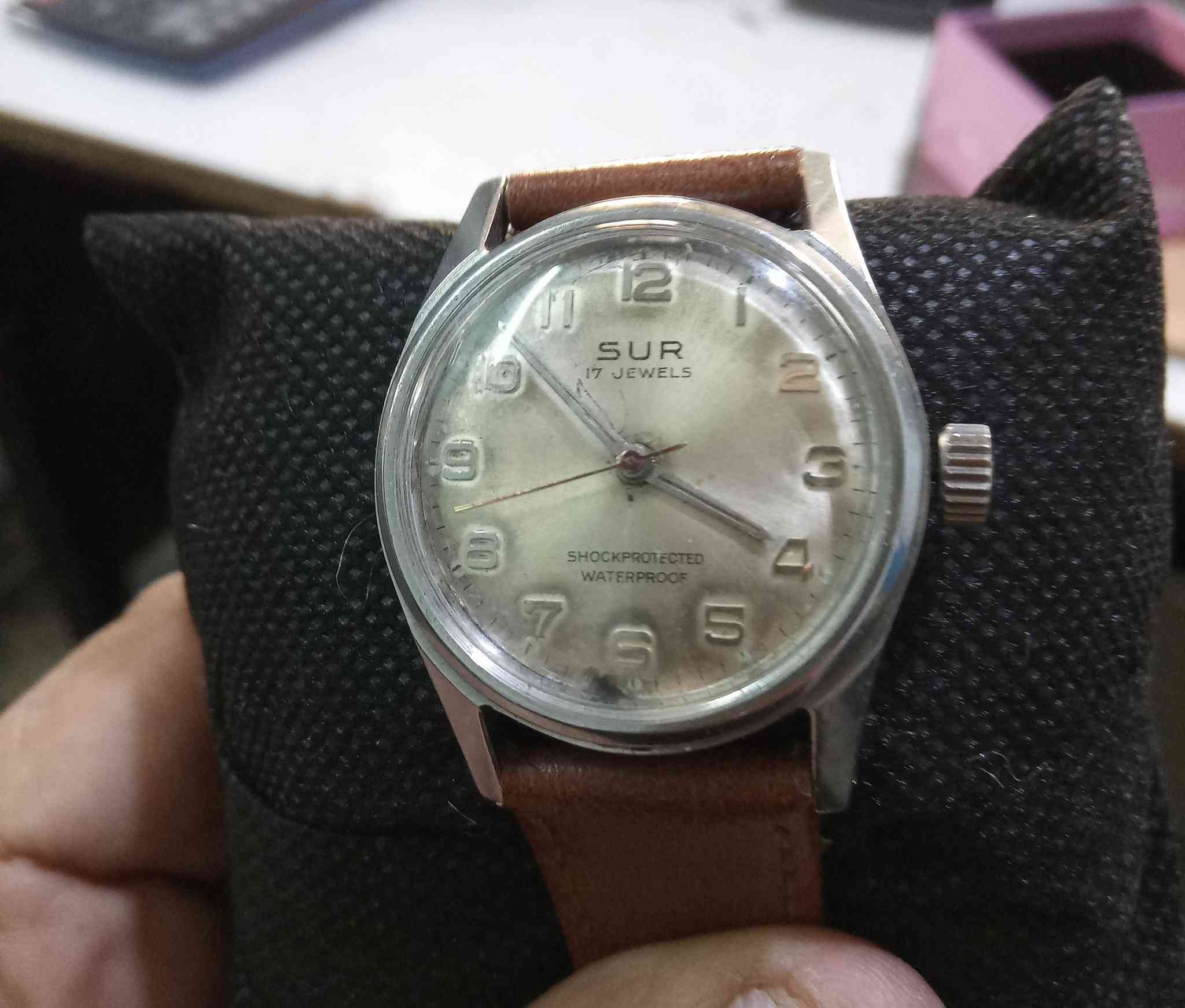 بعد  رخصة الادمن
ساعة sur سويسري قديم تكويك شغالة وقطعة لطيفة جدا


**إذا كنت صاحب هذا الإعلان وتريد حذفه لأي سبب، رجاءا أرسل رسالة إلى الدعم الفني**