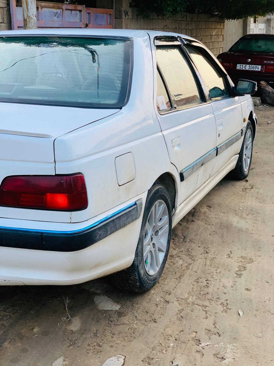 السلام عليكم بيجو بارص لون ابيض رقم بغداد سنويه ل٢٧ بيه صبغات جاملغ أمامي جاملغ خلفي طخه بسيط ابيع صبغ حزام عنوان بابل حله سعرها ٥٥ وبيها مجال 
*********** واتساب بي ومتواجد على خاص مراوس حسب القناعه
