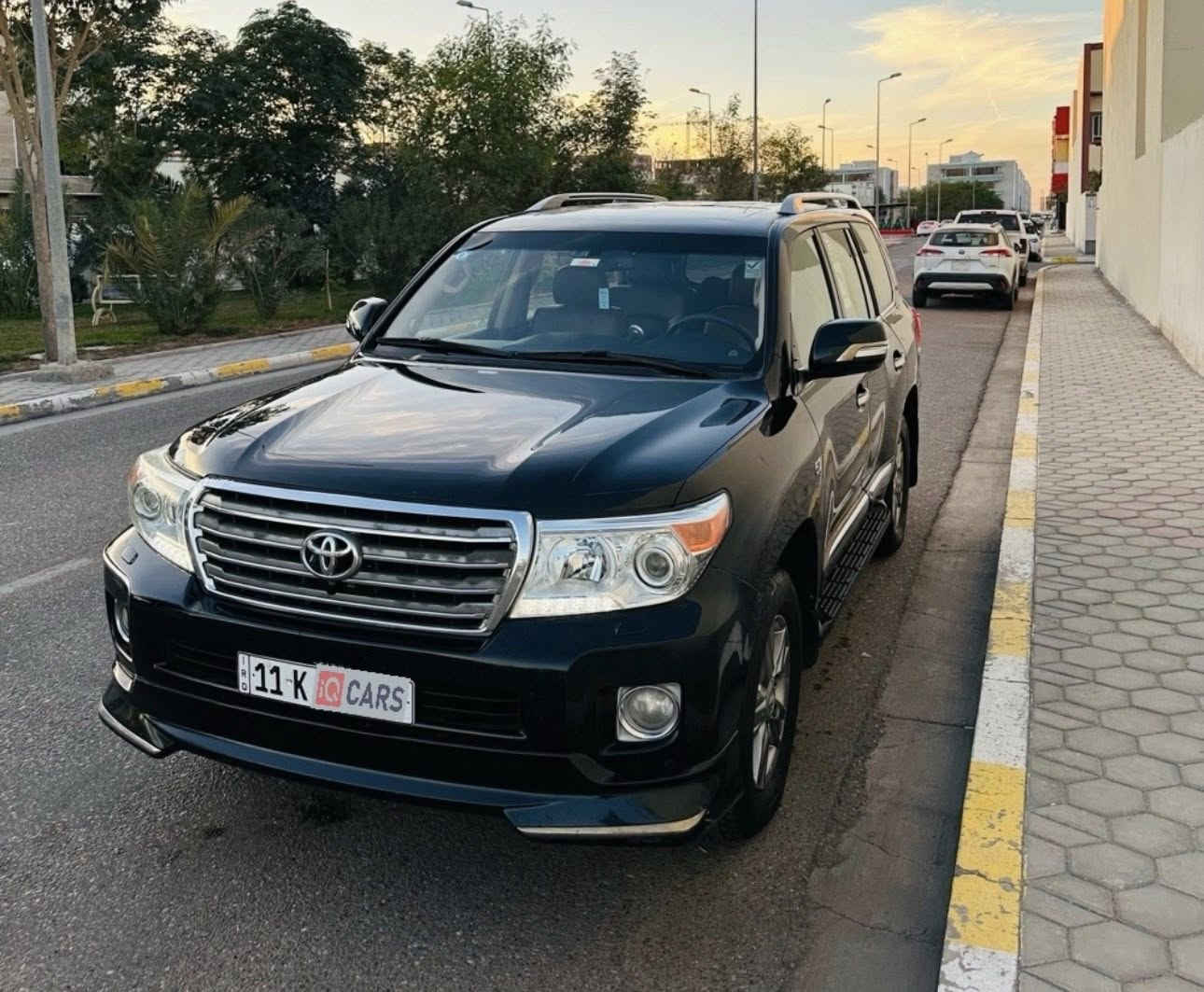 السلام عليكم 
لاندكروز VXr 2015 فول مواصفات محرك 5700 مكفولة ما عدا الدعاميات السيارة موجودة بالبصرة للاستفسار المراسلة على الواتساب ***********
