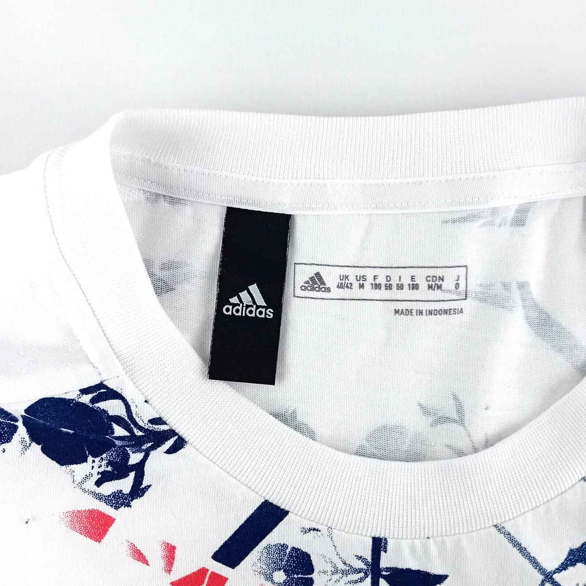 قميص Adidas يحمل شعار Team GB (المنتخب البريطاني الأولمبي) مزين بنقوش زهور يابانية، ويتضمن تصميم الشعار غرابًا ضخمًا يُعرف باسم ياتاغاراسو. 

قياس xl


**إذا كنت صاحب هذا الإعلان وتريد حذفه لأي سبب، رجاءا أرسل رسالة إلى الدعم الفني**