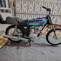 دراجه للبيع بدون مكينه صارله شهر من شديته شراي اتصل 07732590910