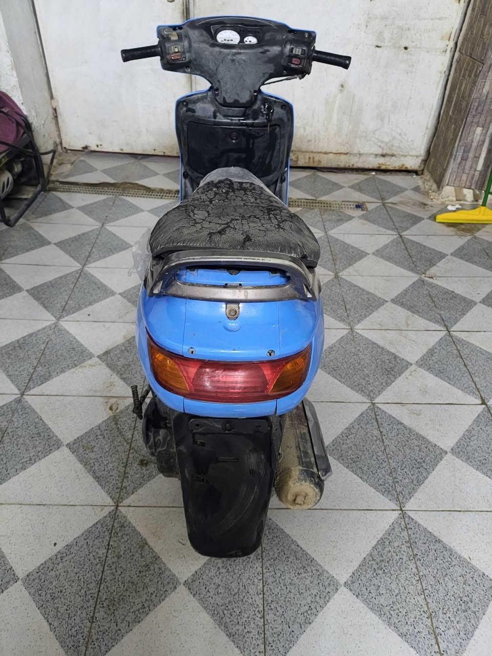 السلام عليكم  دراجه فراشه نثيه مفتوحه مره وحده شغل مضبوط كهرباىيات سلف هندر كله شغال تجي تگلب وتقتنع وبيك خير وتدلل. ***********  سعره،325 وبيه مجال 
مكاني ديوانيه.
