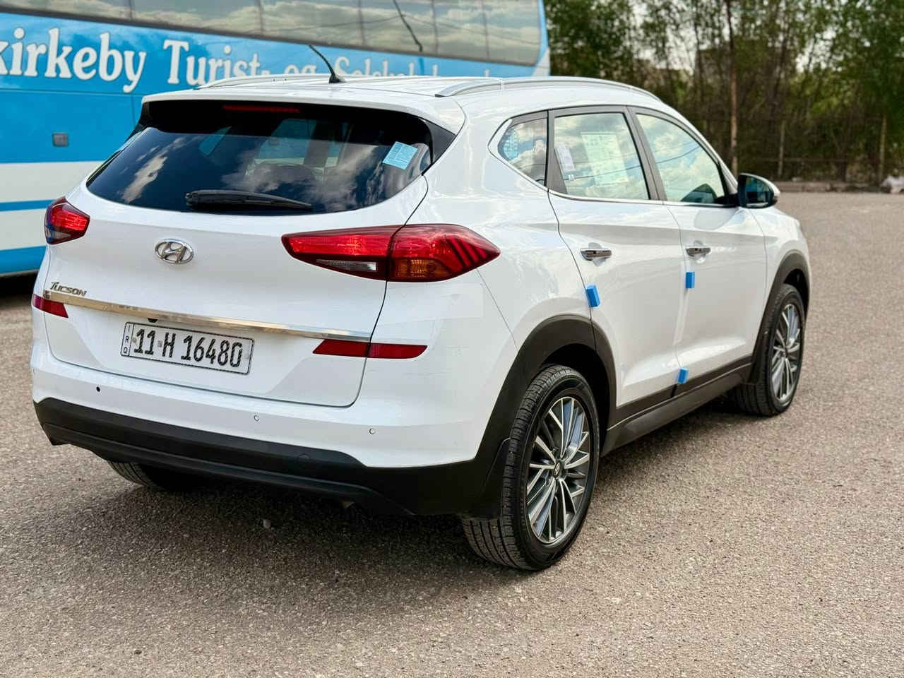 #بيع_مستعجل توسان2019 خليجي رقم بغداد الدولي #السعر172مواصفات فول عده لبانوراما بجم6 عدسات ضوئية محرك 2000 دوش ماشية 80 الف بصمة تشغي لمرايات شفط وترحيب شاشة وكاميرا دوارة حساس أمامي وخلفي دكمة مود درايف خمسة ويل كب تبريد أمامي وخلفي تبريد جكمچه كشنات كهرباء جلد لونين مشمشي و بيجي السيارة بيها الباب مال الصدر مصبوغ ولباقي كفالة عامةمحرك ممفتوح محرك وتبريد كله شركة برغي ممفتوح
#للستفسار***********
