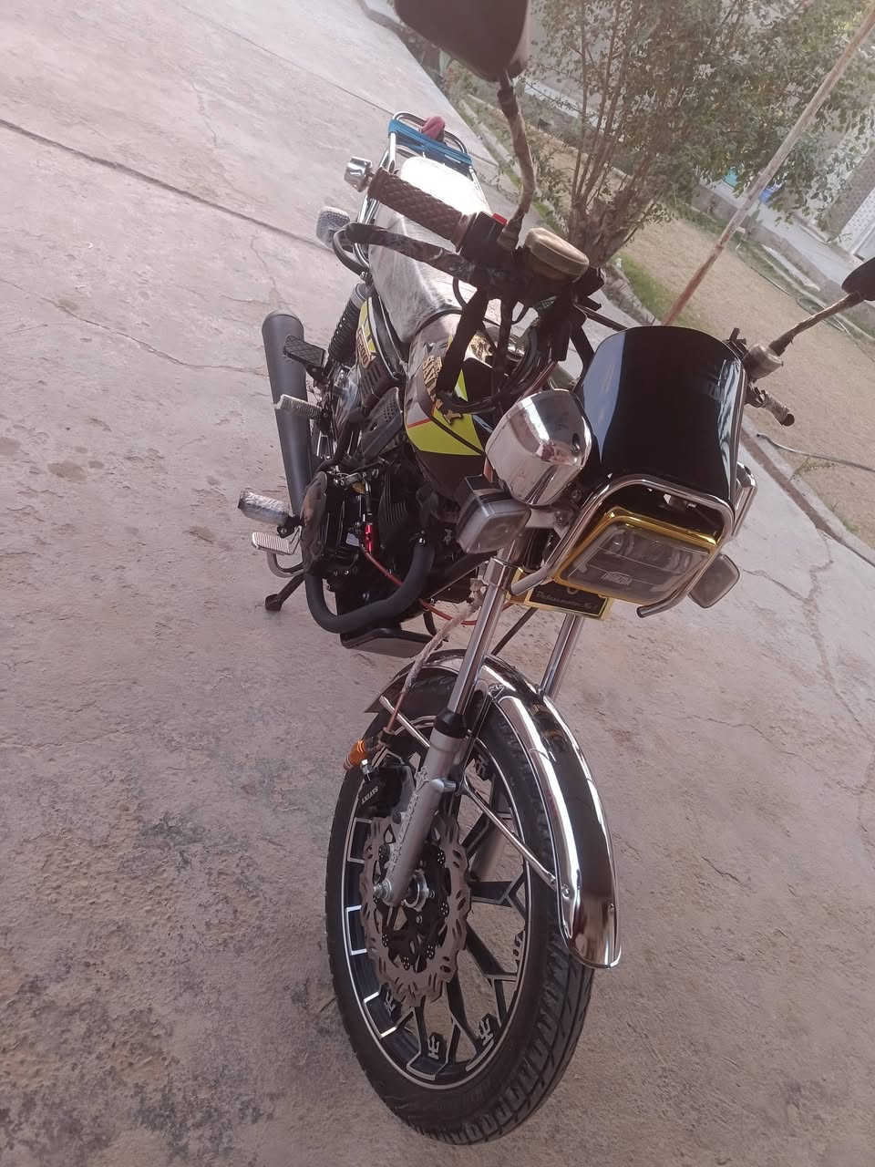 سيفان موديل 25
محرك200 الاسود الاصلي 

 

جديده الدراجه اوراق كامله بصمه 

السعر 850 وبيها مجال قليل للشراي

المكان قرب جامعه بابل
***********
