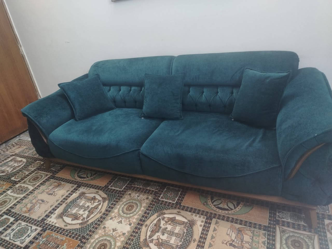 قنفات تركي مستعمل السعر 800000 الف رقم التواصل ***********
