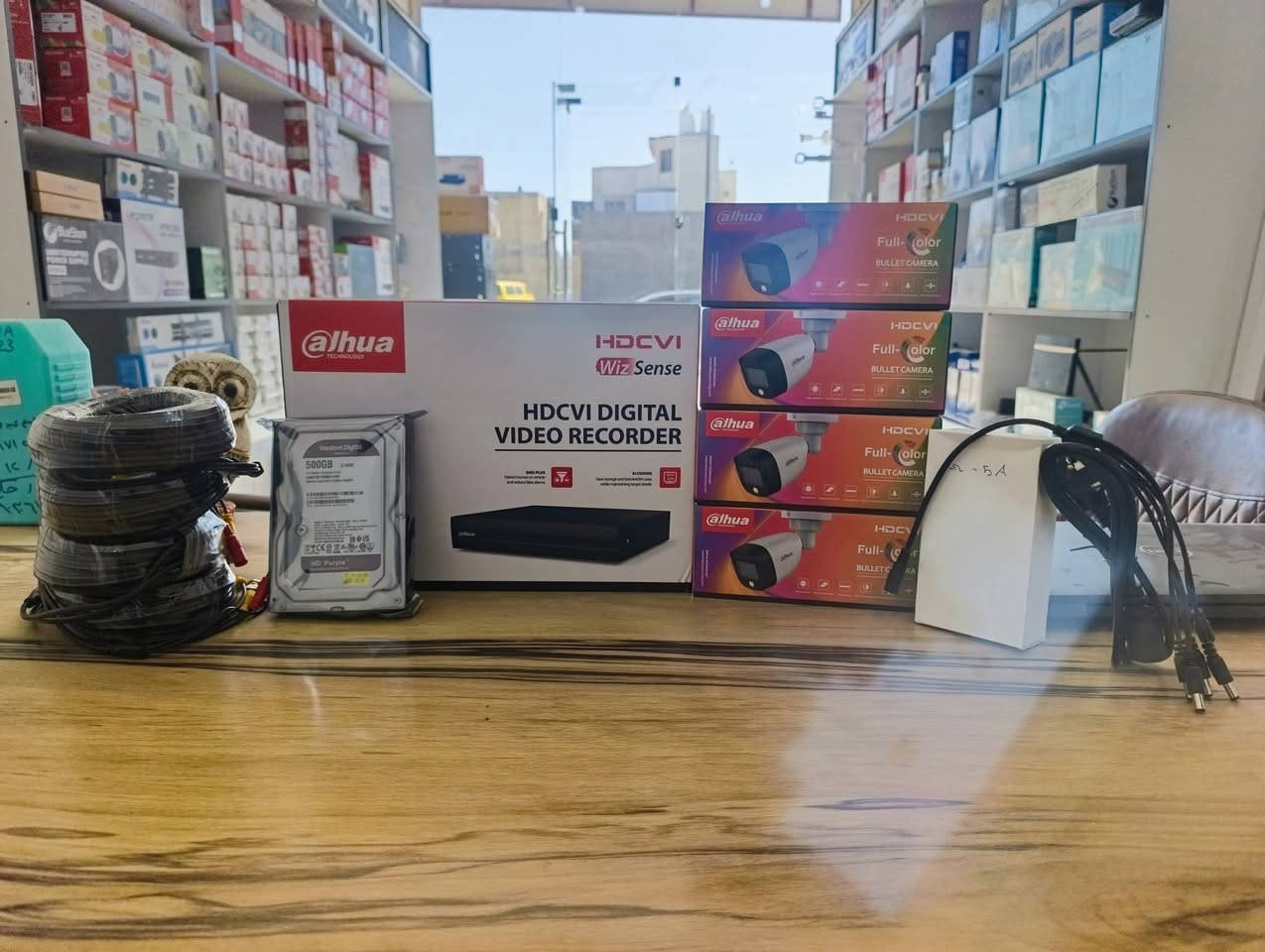 من  مكتب السيد فقط ب( 165 الف ) 
منظومة كاميرات متكونه من  

1- جهاز XVR دهوا الأصلي 4 جنل 
2-  كاميرا ملون ليلي نهاري فلاش دهوا الاصلي عدد 4 
3- هارد خزن 500 كيكا البنفسجي 
4- كيبلات عدد 4 طول 20 متر 
5- محوله 12 فولت 5 امبير + سبايدر 

توصيل الى جميع مناطق العراق 
 
السيد فني نصب وصيانه كامرات المراقبه  
***********
