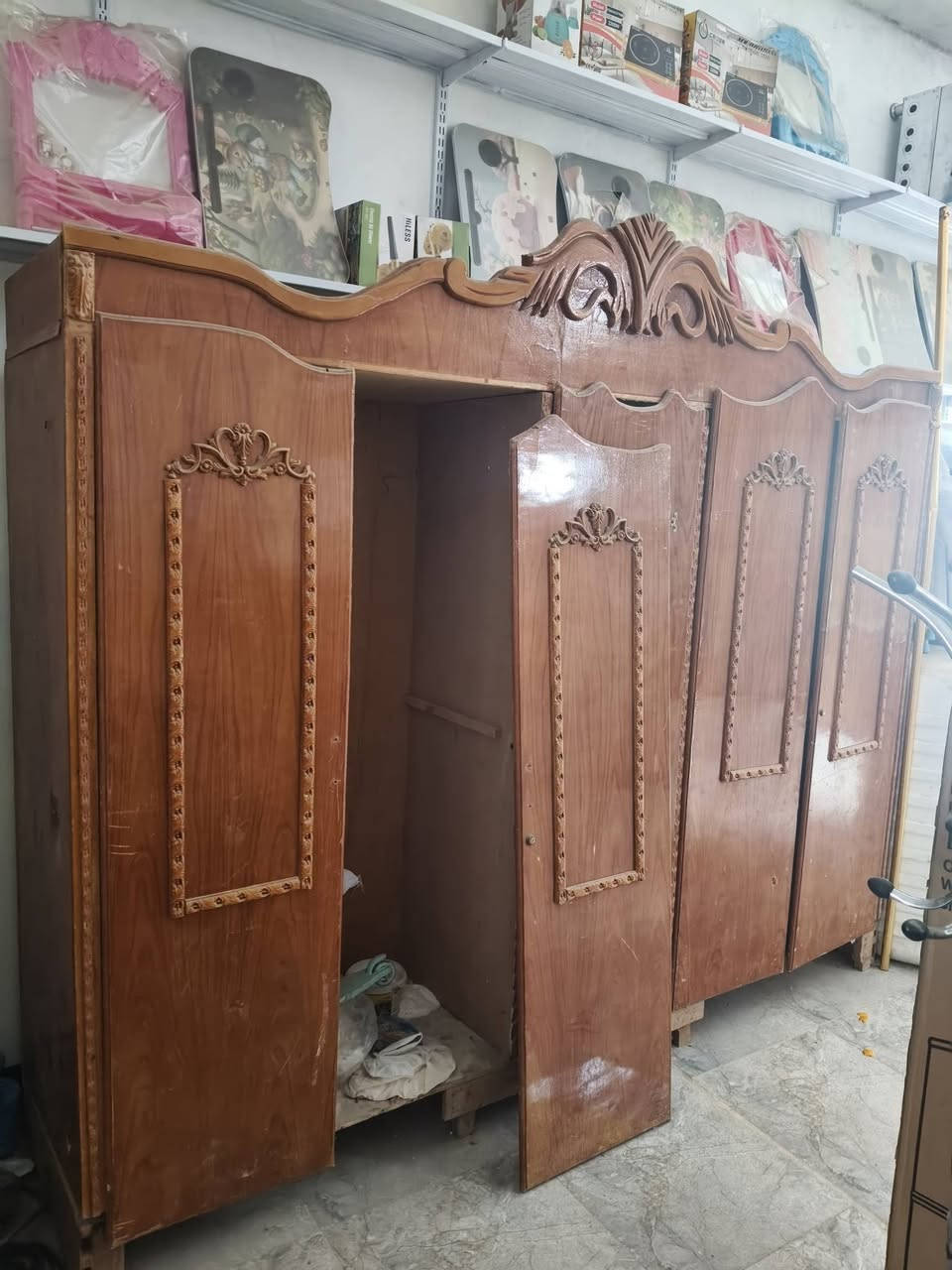 كنتور 3 خانات بي باب فالت فقط مابي شي ونضيف
قضاء الفهود // منطقة المچري
السعر 140 وبي مجال 
*********** واتساب + اتصال
