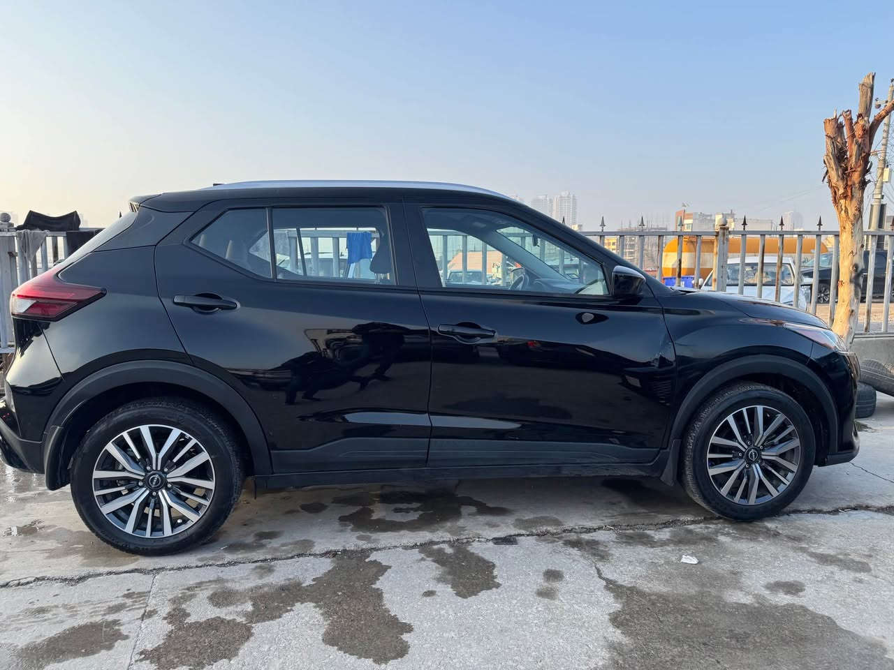 Nissan kicks SV 2024
وةنها دوبارچة بوياخ بونيت جملخ سكن 
20000 مايل روشتوة 
كاميرا 
رادار 
حساس 
ويل كروم 
بريك بصمة 
رقم كاتي ٣ مانگي لةگةلة 
*********** 
121 $ السليمانية, العراق
