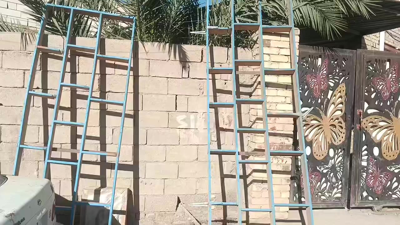 لدينا رفوف العدد 2 خشب أصلي
الطول: 3وربع 
العرض: 1ونص 
الرف الثاني 
الطول: 3
العرض: متر ونص 
تواصل  : ***********
