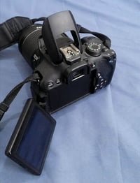 كانون دي700 • زوم أصلي • نظيف 99%