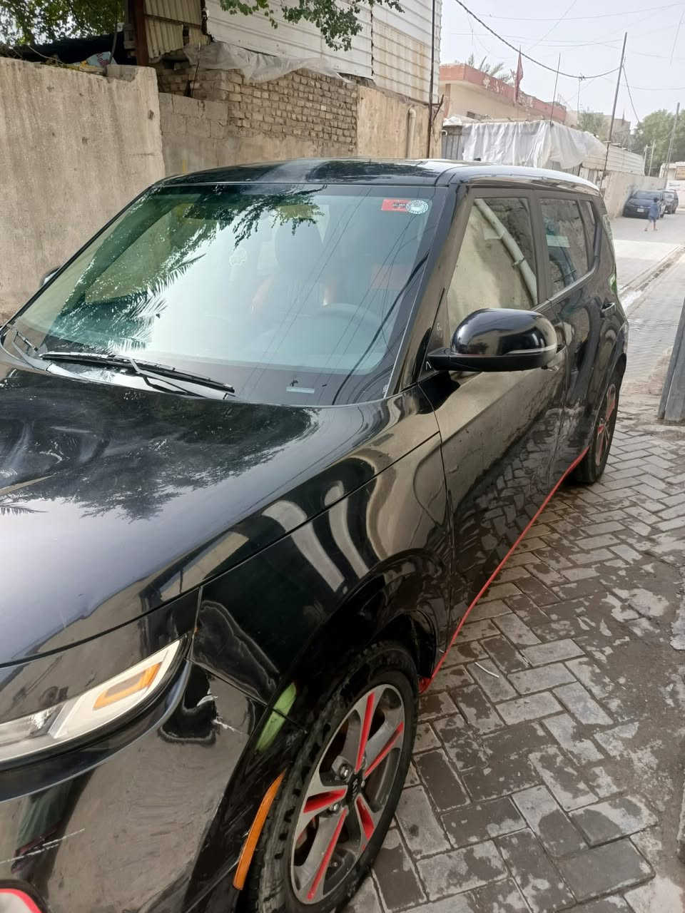 كيا صول وارد موديل ٢٠٢٠
لون اسود 
محرك ٢٠٠٠ دوش 
المواصفات 
ـ كاميرا
ـ نظام ABS
ـ نظام اطفاء ذكي 
ـ ابل كار بلي 
ـ اندرويد اوتو 
ـ المقاعد قماش بيجي وتم دوشمتها جلد اسود 
السيارة ماشية ٧٥٠٠٠ كم .
صورة الحادث موجودة آخر الصور 
***********
