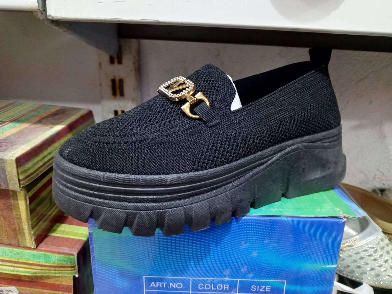 في الرميثة كل قطعة بسعر مناسب جدا للطلب التواصل واتس اب *********** عصرا حتى اشوف القياس المتوفر
