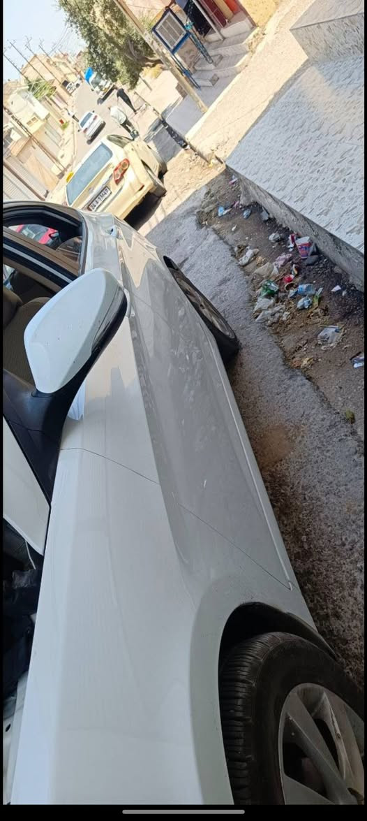 للبيع اكسنت 2014
محرك 16 
كير محرك اب شرط مكفوله  بي اشويا تعديل بارد فقط بدون صبخ سيارا جاهزا ربع ما تصرف عليها تيرات جدد طخمات جدد رقم سنويا جدد
كوبون بانزين موجود 
عنوان موصل بعشيقه 
سعر 117 ورقه 
الستفسار ***********
