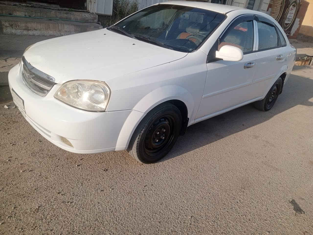 السلام عليكم
اوبترا موديل ١١ 
ضررها جاملغ خلفي 
مكينه وكير جدد تبريد تدفا 
حداديه حلوه سنتر لوك شاشا كامره 
سعرها ٧٠وبيها مجال 
كوت داموك ***********
