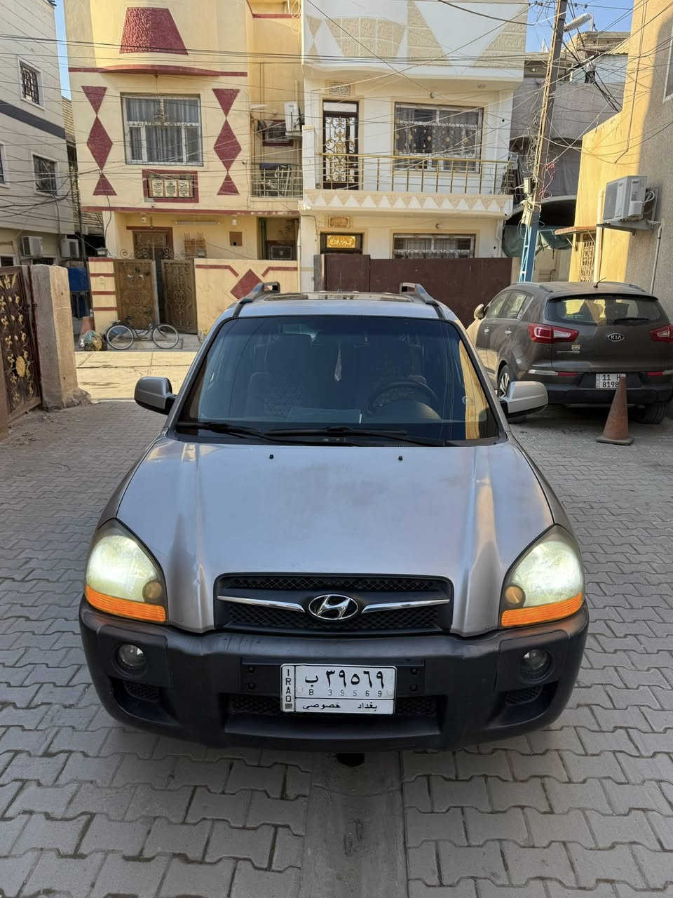 السلام عليكم للبيع
توسان 2009 خليجي كوري
محرك 2000 دوش المرغوب بيها خيط تبخير 
كير مكفول
ماشية 180 الف كيلو
رقم بغداد باسمي سنوية لل 2027
مكفولة من الصبغ بيها بارد بلجاملغ الخلفي جوة قبغ البانزين
مواصفاتها :- 
سلايد
بلوتوث 
ويل كب 
حساسات 
حمالات
مري تحكم 
بلوجكترات 
وبقية المواصفات المعروفة..
السعر 120 وبيها مجال بسيط للشراي بعد المعاينة
عنواني بغداد / سبع ابكار
للتواصل *********** وبي واتساب
