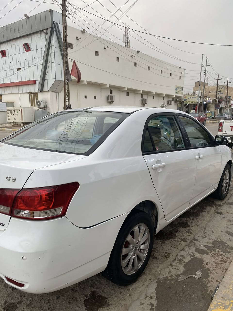 السلام عليكم من رخصة الادمن بي واي دي 2014 ماشيه( 114)سياره مال مزاد قرصه ماباقي شي وينزل ترقيم ع دوله سياره نضيفه حيل كلشي شغال تبريده ثلج سياره بطنه حلوه جديده حيل مابيه نواقص سياره مال جناي تايرات وباتري جديد ودهن السعر (48$) وبيه مجال بسيط حك جيه.
 المكان ناصريه مركز ***********
