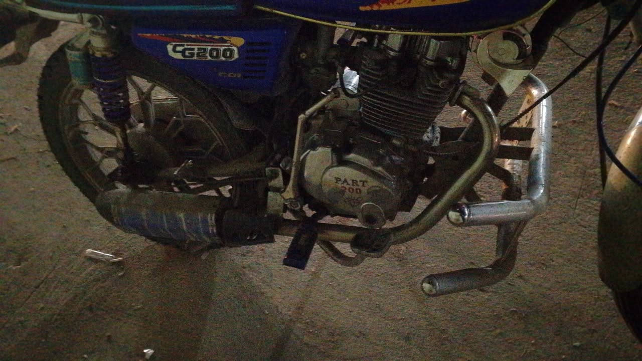 ماطور للبيع بارت 5 كير راس 200 نضيف الماطور بس يحتاج غسلة وبرغي خارجي مال الزيت معو ملحقات زينة ب 100 ألف 
سعره كله 650


**إذا كنت صاحب هذا الإعلان وتريد حذفه لأي سبب، رجاءا أرسل رسالة إلى الدعم الفني**