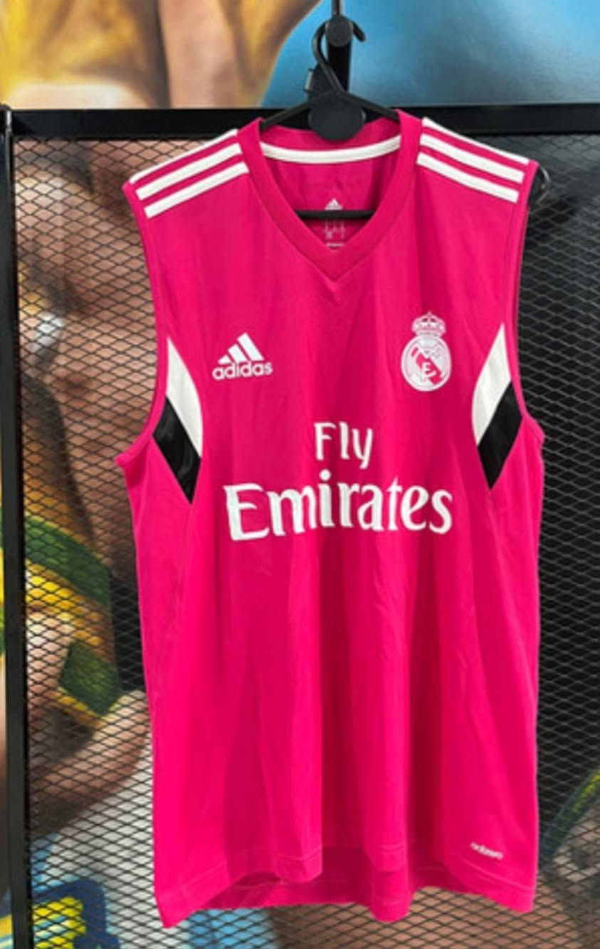 كيمونه اصلي ريال مدريد
قياس لارج 
يوجود توصيل


**إذا كنت صاحب هذا الإعلان وتريد حذفه لأي سبب، رجاءا أرسل رسالة إلى الدعم الفني**