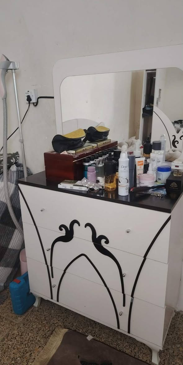 غرفه ٥ قطع للبيع نضافه ٩٠ مكان بغداد سعر ٢٥٠ بيها مجال


**إذا كنت صاحب هذا الإعلان وتريد حذفه لأي سبب، رجاءا أرسل رسالة إلى الدعم الفني**