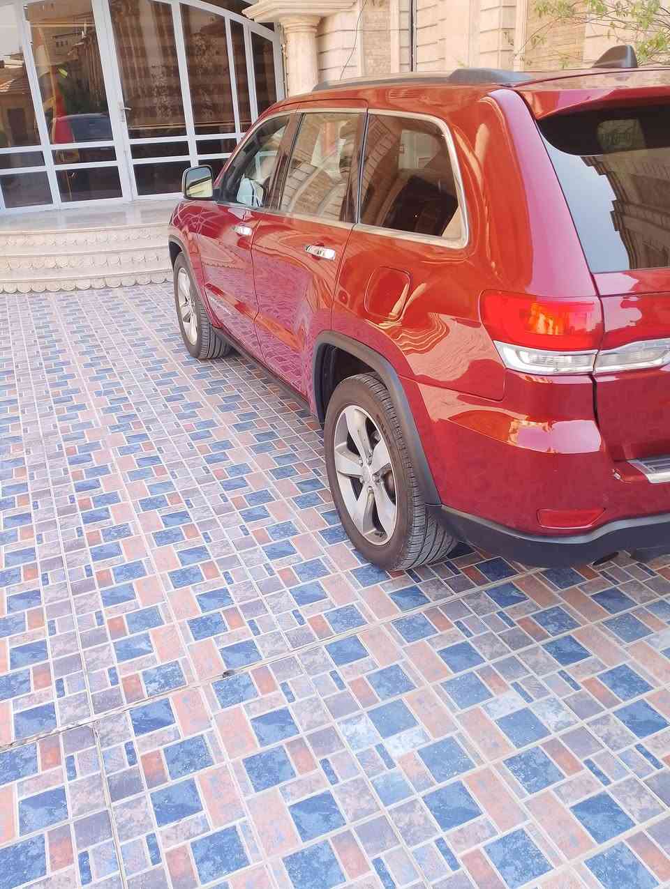 السلام عليكم جيب لاريدو وارد امريكا موديل 2014 حادثه خلفي صبغ جاملغين الخلفية بدون دواخل ولا شاصي سيارة جديدة جدا فول مواصفات ما عدى الفتحة السعر 162$ للاتصال *********** بغداد الطوبجي
