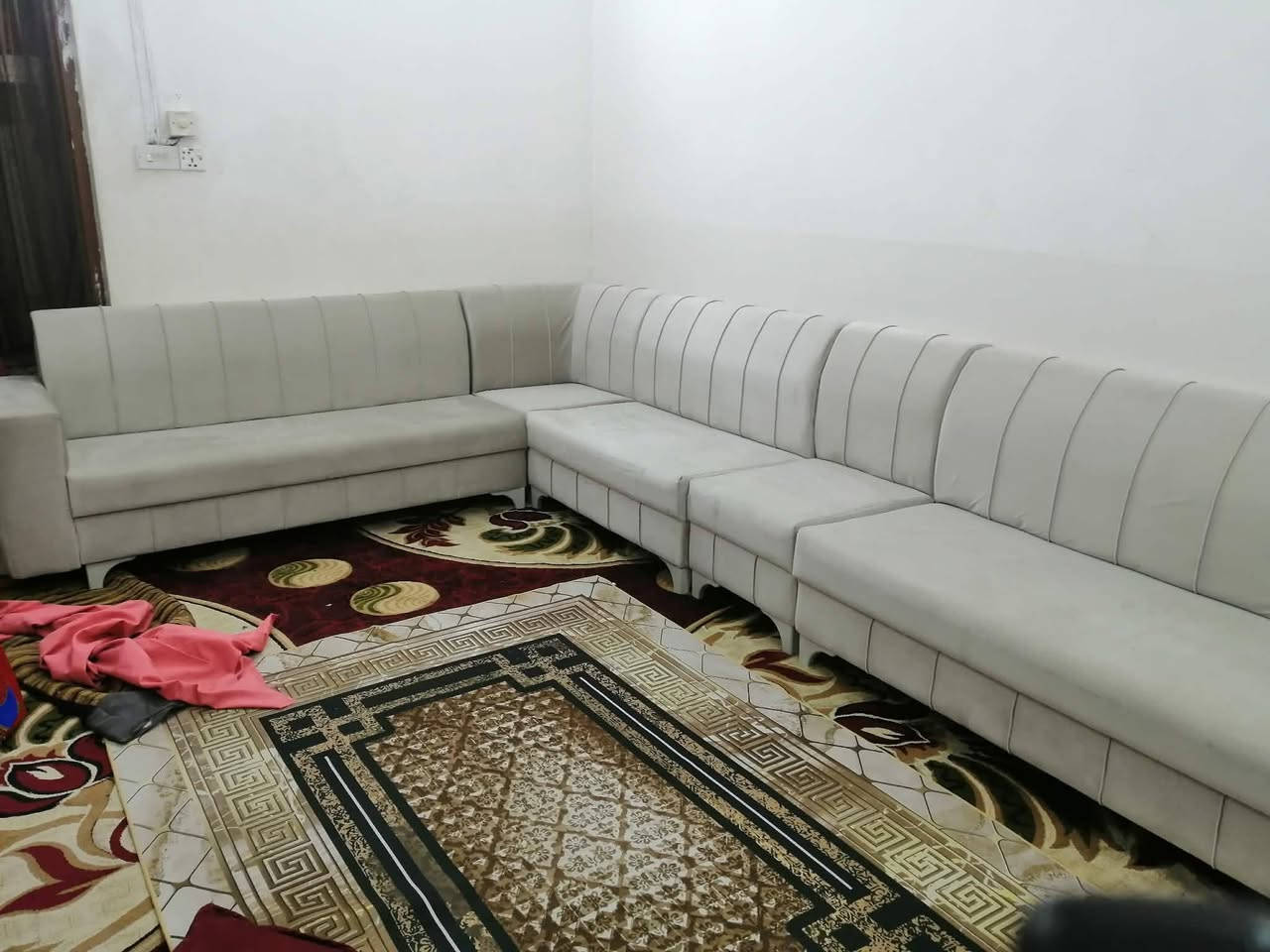 السلام عليكم ورحمة الله
تخم جديد نضافه ١٠٠
١١ نفر  سعر ٣٠٠ وبي مجال كلش بسيط
مكاني نجف ***********
