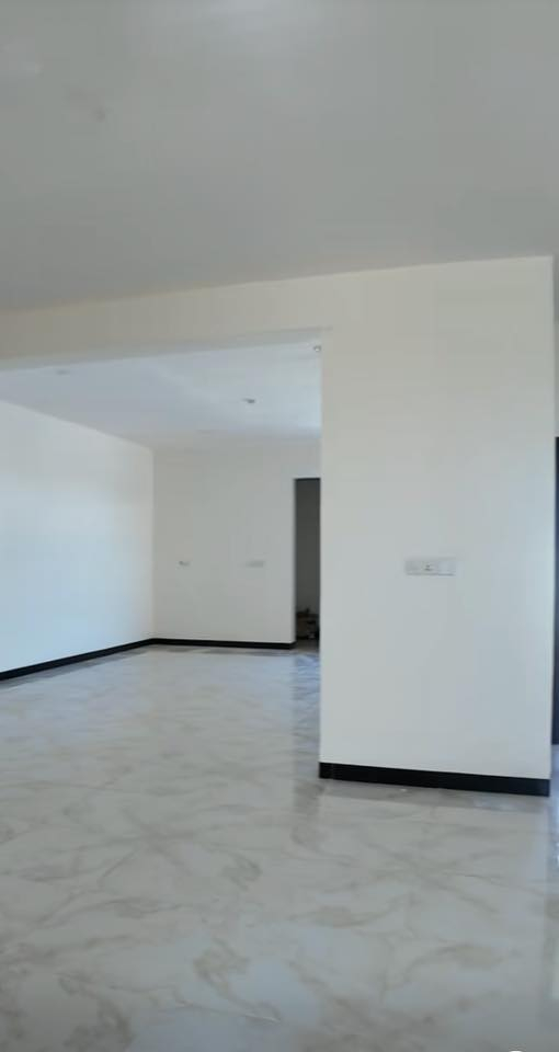 دار للبيع في مجمع الكفل السكني
الدار غير مسكون وجاهز  المساحة 200 متر طابق واحد . يحتوي على مطبخ كبير وصالة كبيرة  مع حمام للضيوف مفتوحة على الهول غرفتين نوم مناور عدد 2  وحمام  كبير و طارمة وحديقه مع ملحقات الدار مغسله عدد ٢ وتانكي ماء وماطور ، السعر ٣٠ مليون مع مجال بسيط وبقية المبلغ يسدد للمصرف للتواصل ‭٠٧٧٢ ١٠٣ ٣٨٨٢‬
