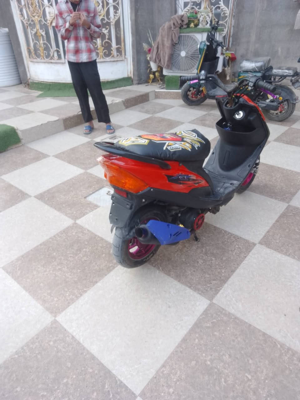 ماكس عدله للبيع مزوده تزويد خارجي و داخلي مكينه 55 سلف هندر اشاير شغالات كزوز fm حديث تايرات ويل كاب احمر قبق بكه احمر بركات شغالات الوره ولكدام سبايدر كربون فايبر دراجه ما بيها اي نقص سعر دراجه 600 و بيها مجال دراجه شغل و طلع رقم ***********
