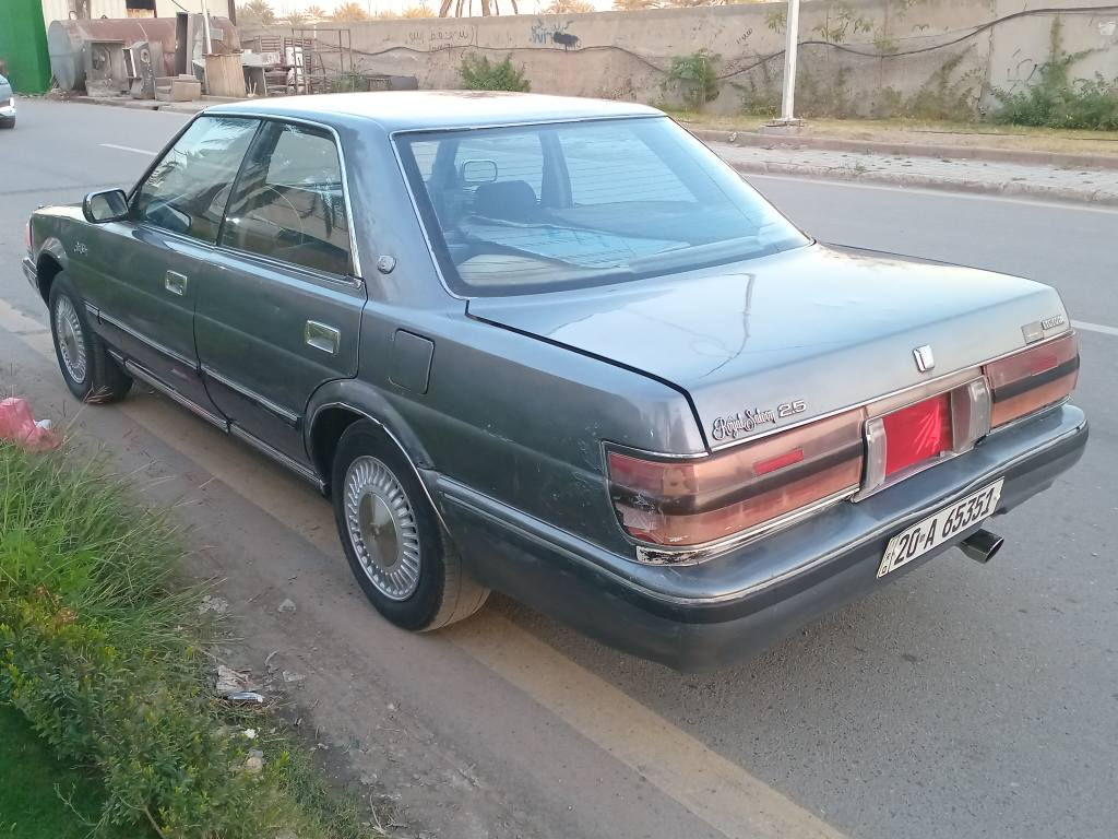 السلام عليكم للبيع تويوتا سوبر هارتوب موديل1991باسمي الرقم الدولي هزه جديده( ديالى) باي دائره يتحول اني محولها بالطوبجي  مصبوغه عام بدون ضربه قويه طخات وصبغ وجراد محوره استيرن يمنى كير ومحرك محور مال بطه قبل ٤ أشهر مال حاويه *********** مكان السياره بغداد العامريه السعر 35$ وتحياتي للجميع بغداد, العراق
