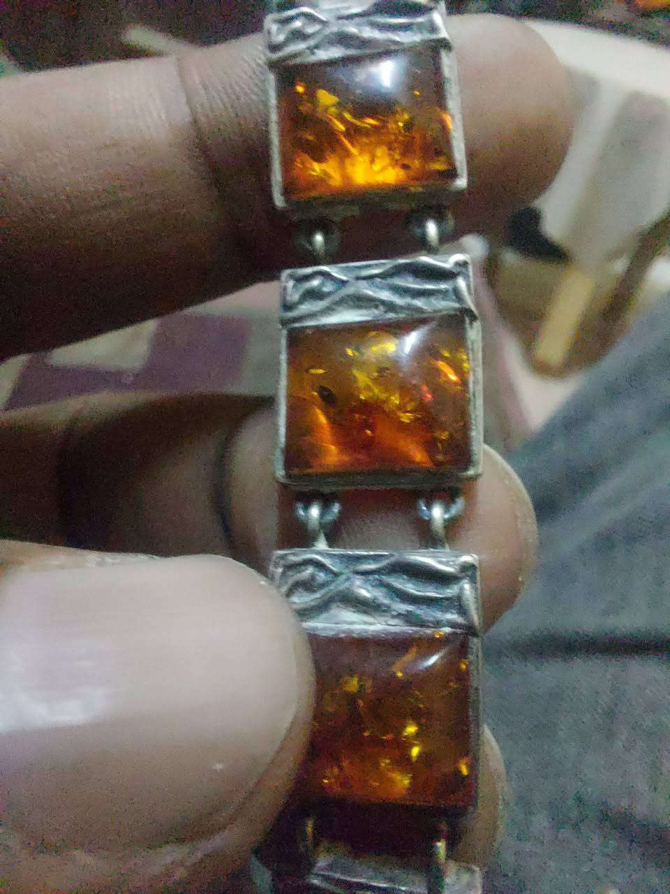 اسوره فضه ٩٢٥ مطعمه باحجار كهرمان طبيعي داخله اجذاء من حشرات نادره تقييم ثم بيع باذن الله


**إذا كنت صاحب هذا الإعلان وتريد حذفه لأي سبب، رجاءا أرسل رسالة إلى الدعم الفني**