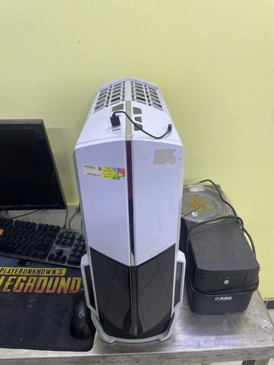 السلام عليكم عندي تجميعه بدون كارت شاشه وكل كراتينها موجوده ونضيفه كلش 
I7-9700k
16 g ram 3200 cl16 XPG
Mother Z390-A pro
650w thermalight
مبرد غازي ون تاور 
كيس ابيض (البوب موجوده بس شايلهم علمود التبريد)
كيبورد شركه bloody
هارد hdd 500g
و m.2 128
السعر ب 500 وبيها مجال بسيط للي يجي ويتعنى 
بغداد حي الخضراء 
***********
