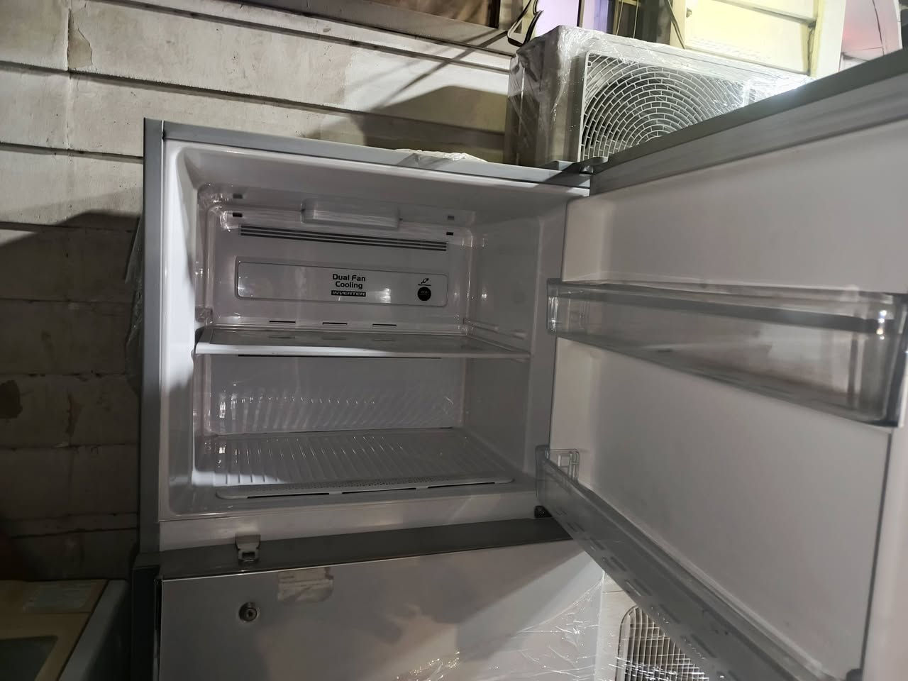 سلام عليكم 
ثلاجه البيع انفيتر 
اخت الجديده 
مكاني الكاظمية 
السعر 220 الف 
الثلاجه شغاله
‏‪+9647868470644‬‏
