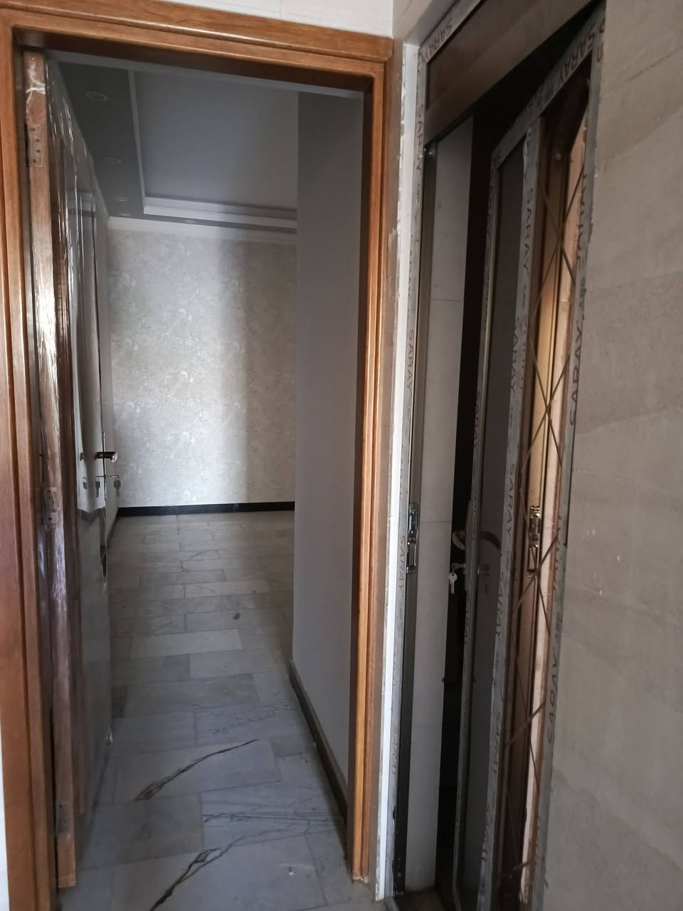 مشتملات عدد 2 تونات بناء حديث زيرو درجه اولى 64م واجهه 4 نزال 16
تفاصيل الدار 🏠 
3 غرف نوم
استقبال + مطبخ
+ خدمات
ديكورات سقوف + اناره لد مخفيه
العنوان:حي البنوك/خلف مثلجات الصفصاف موقع مميز
للاستفسار
***********
*********** حجي خالد
