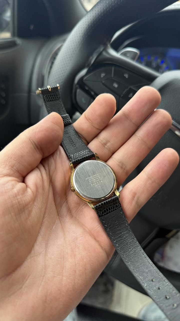 Made in Japan 🇯🇵
سيتزن ياباني اصلي
انتاج التسعينات 1990s
منفذ يومي
ارقام رومانية
نظام التشغيل كوارتز🔋
قطر 33/34
نضافة تامة
السعر 85 الف شامل التوصيل


**إذا كنت صاحب هذا الإعلان وتريد حذفه لأي سبب، رجاءا أرسل رسالة إلى الدعم الفني**