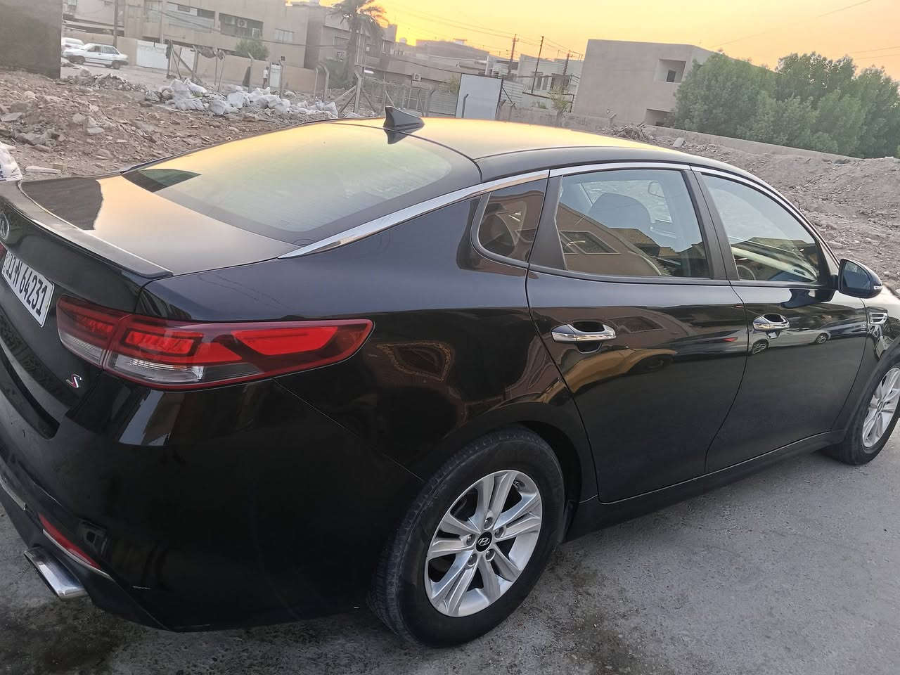 كيا اوبتيما موديل 2018 فئة S
رقم بغداد بأسمي سنويتها لحد 2030 
ماشية 115 ميل مكينة بلادية ما مفتوحة 
مكينة كير تبريد كهرائيات حدادة كله كفالة 
مواصفاتها شاشة . كامرة . كشنات جلد 
كشن كهربائي . مانع انزلاق . رادار جانبي
ايرباكات كلهن سليمات فقط بردة 
عليها ادامة باتري جديد و تايرات جدد و حدادية 
مكاني بغداد / الغزالية 
رايدها ب 117 وبيها مجال
***********
