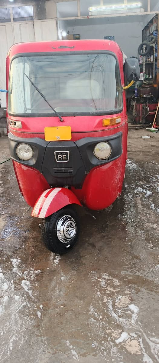 السلام عليكم تكتك 18 أوراق المصطفى مكينه ناعمه مصبوغه عام جماليه تكتك نضيفه مال شغل تجي وتشوف كبل للشارع ترأي حلو مكان بغداد شراي يتصل سعر 3600 وبيها مجال حك جيه اتكفل حلال وحرام فقط ‏‪***********‬‏
